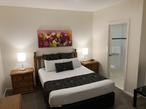 Ensenada Motor Inn And Suites - Accommodation Broome 22