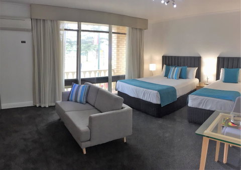 Ensenada Motor Inn And Suites - Accommodation Broome 2