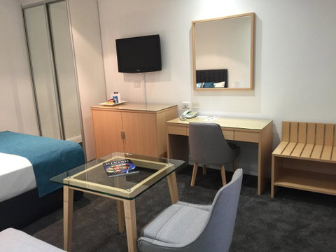 Ensenada Motor Inn And Suites - Accommodation Broome 10