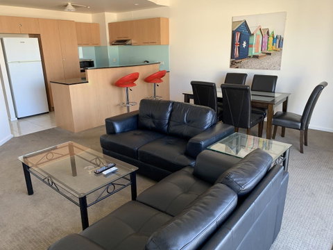 Ensenada Motor Inn And Suites - Accommodation Broome 21