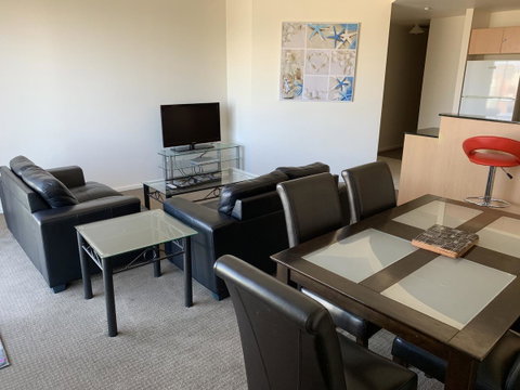 Ensenada Motor Inn And Suites - Accommodation Broome 32