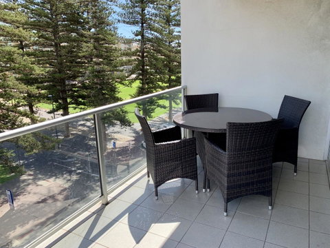 Ensenada Motor Inn And Suites - Accommodation Broome 43