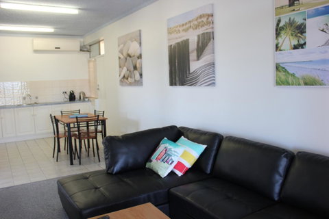 Seaview Sunset Holiday Apartments - Accommodation Broome 8