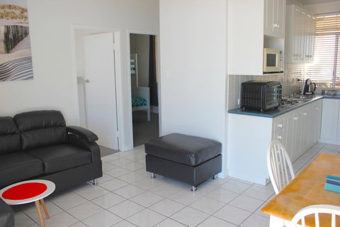 Seaview Sunset Holiday Apartments - Accommodation Broome 11