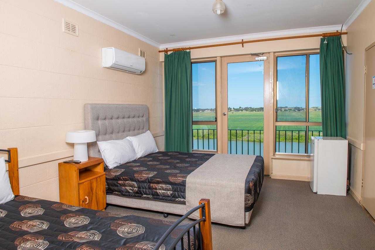 Tailem Bend SA Accommodation Broome