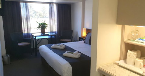 Nightcap At Hotel Victor - Accommodation Broome 1