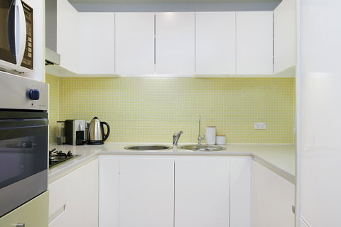 Beachside Luxury & Comfort, Ocean Views In Glenelg - Accommodation Broome 14