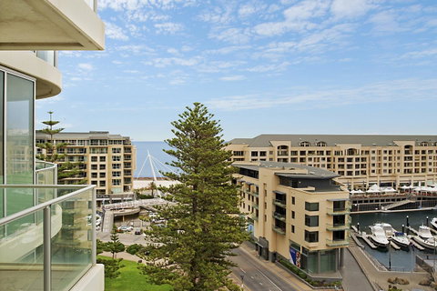 Beachside Luxury & Comfort, Ocean Views In Glenelg - Accommodation Broome 25