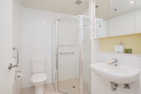 Beachside Luxury & Comfort, Ocean Views In Glenelg - Accommodation Broome 21