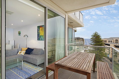 Beachside Luxury & Comfort, Ocean Views In Glenelg - Accommodation Broome 1