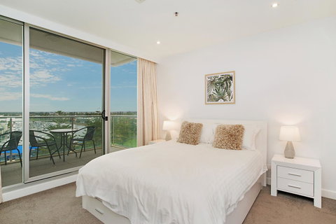 Beachside Luxury & Comfort, Ocean Views In Glenelg - Accommodation Broome 12