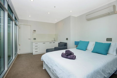 Glenelg Skyline Penthouse - Accommodation Broome 12
