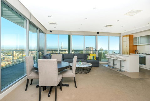 Glenelg Skyline Penthouse - Accommodation Broome 7