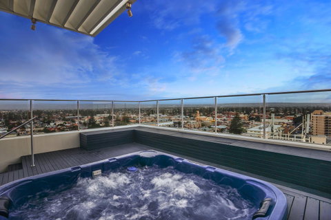 Glenelg Skyline Penthouse - Accommodation Broome 0