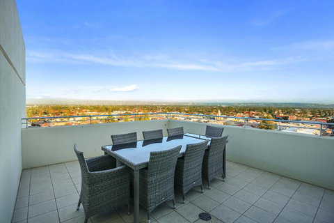 Glenelg Skyline Penthouse - Accommodation Broome 39