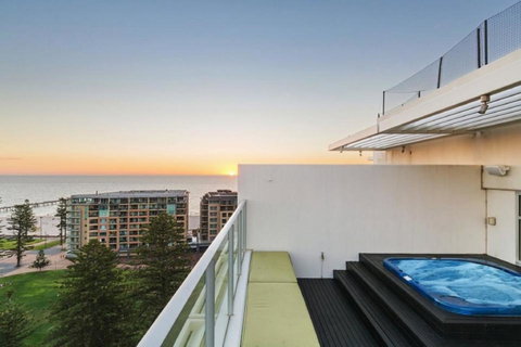 Glenelg Skyline Penthouse - Accommodation Broome 27