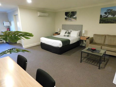 Alexander Cameron Suites - Accommodation Broome 8