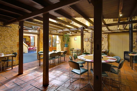 Victoria Hotel Strathalbyn - Accommodation Broome 12