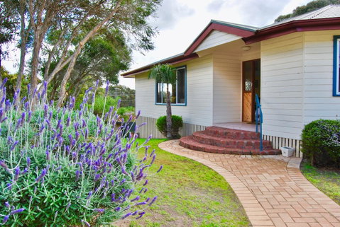 Annie\'s Balquhidder Cottage - Accommodation Broome 0