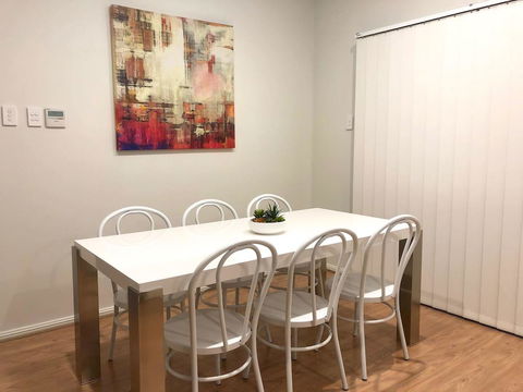 MODERN SPACIOUS 3 BR HOME - NEAR BEACH & AIRPORT - Accommodation Broome 10