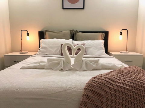 MODERN SPACIOUS 3 BR HOME - NEAR BEACH & AIRPORT - Accommodation Broome 1