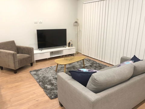 MODERN SPACIOUS 3 BR HOME - NEAR BEACH & AIRPORT - Accommodation Broome 7