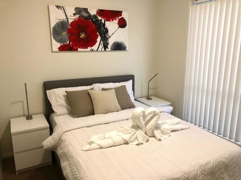MODERN SPACIOUS 3 BR HOME - NEAR BEACH & AIRPORT - Accommodation Broome 2