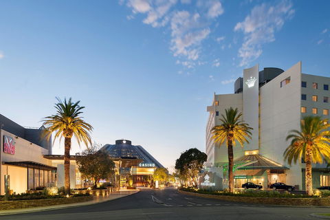 Crown Promenade Perth - Accommodation Broome 11