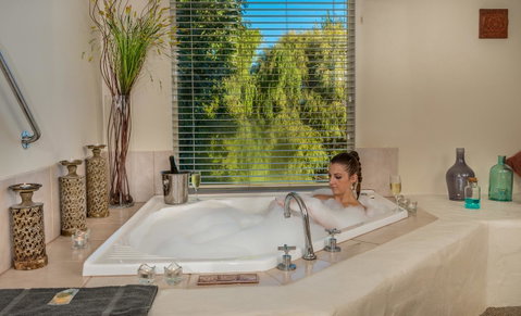 Chimes Spa Retreat - Accommodation Broome 15