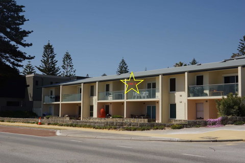 Cottesloe Beachfront Ocean View Apartment - Accommodation Broome 1