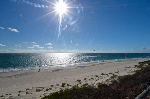 Cottesloe Beachfront Ocean View Apartment - Accommodation Broome 8