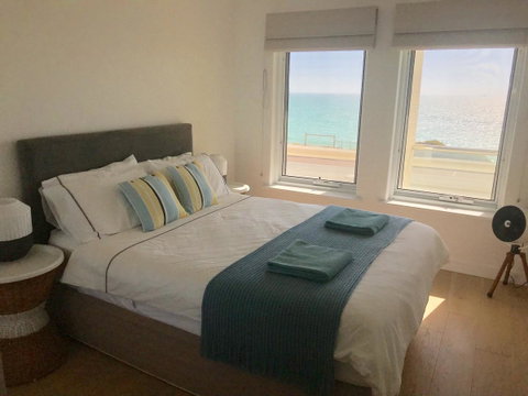 Cottesloe Beachfront Ocean View Apartment - Accommodation Broome 2