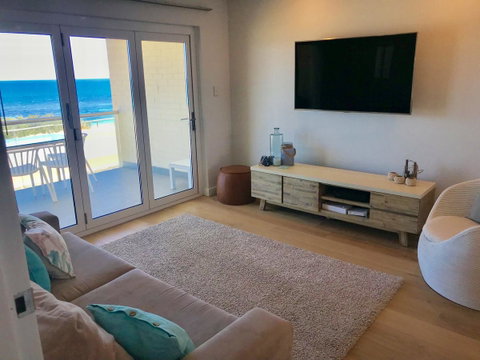 Cottesloe Beachfront Ocean View Apartment - Accommodation Broome 6