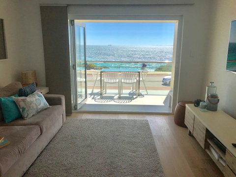 Cottesloe Beachfront Ocean View Apartment - Accommodation Broome 0