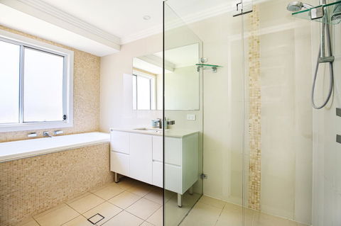 Calming Waters - Pet Friendly - Community Pool - Accommodation Broome 23