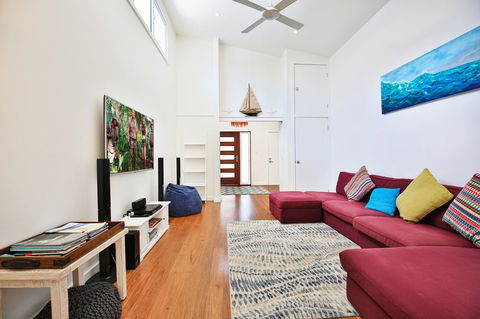 Calming Waters - Pet Friendly - Community Pool - Accommodation Broome 3