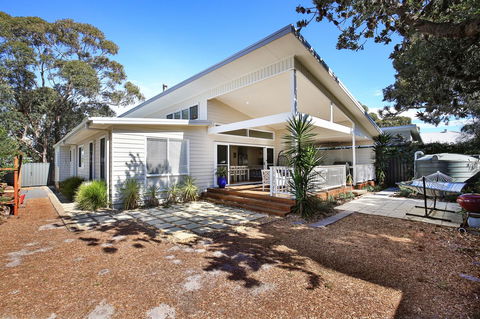 Calming Waters - Pet Friendly - Community Pool - Accommodation Broome 32