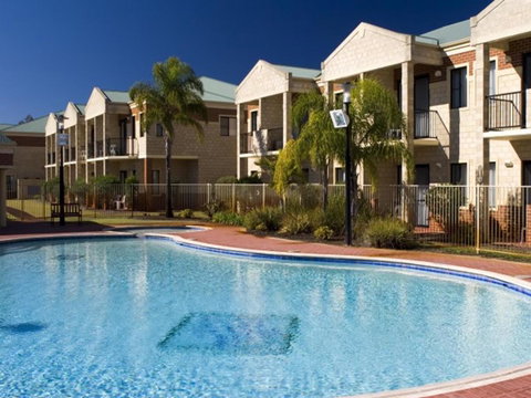Country Comfort Perth - Accommodation Broome 0