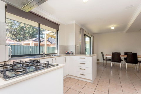 Country Comfort Perth - Accommodation Broome 12