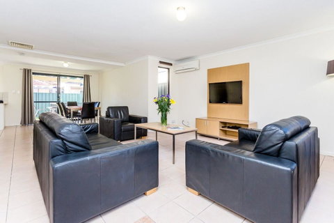 Country Comfort Perth - Accommodation Broome 24