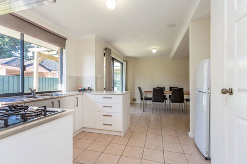 Country Comfort Perth - Accommodation Broome 10