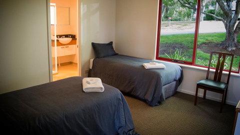 Karri Mia Chalets And Studios - Accommodation Broome 16