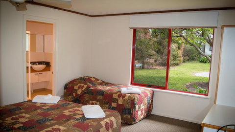 Karri Mia Chalets And Studios - Accommodation Broome 33