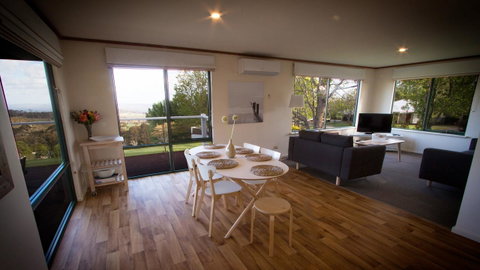 Karri Mia Chalets And Studios - Accommodation Broome 8