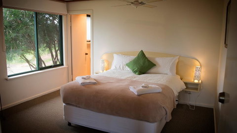Karri Mia Chalets And Studios - Accommodation Broome 11