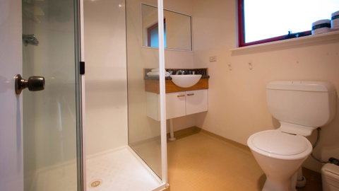 Karri Mia Chalets And Studios - Accommodation Broome 26