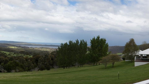 Karri Mia Chalets And Studios - Accommodation Broome 5