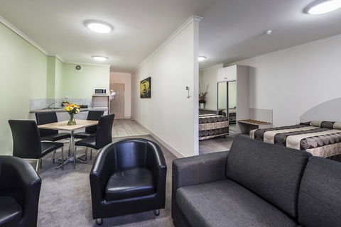 Comfort Inn & Suites Goodearth Perth - Accommodation Broome 7