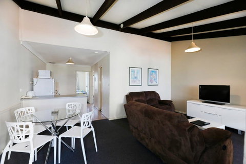 West Beach Lagoon 123 - Location & Views!!! - Accommodation Broome 8