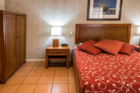 The Continental Hotel - Accommodation Broome 2